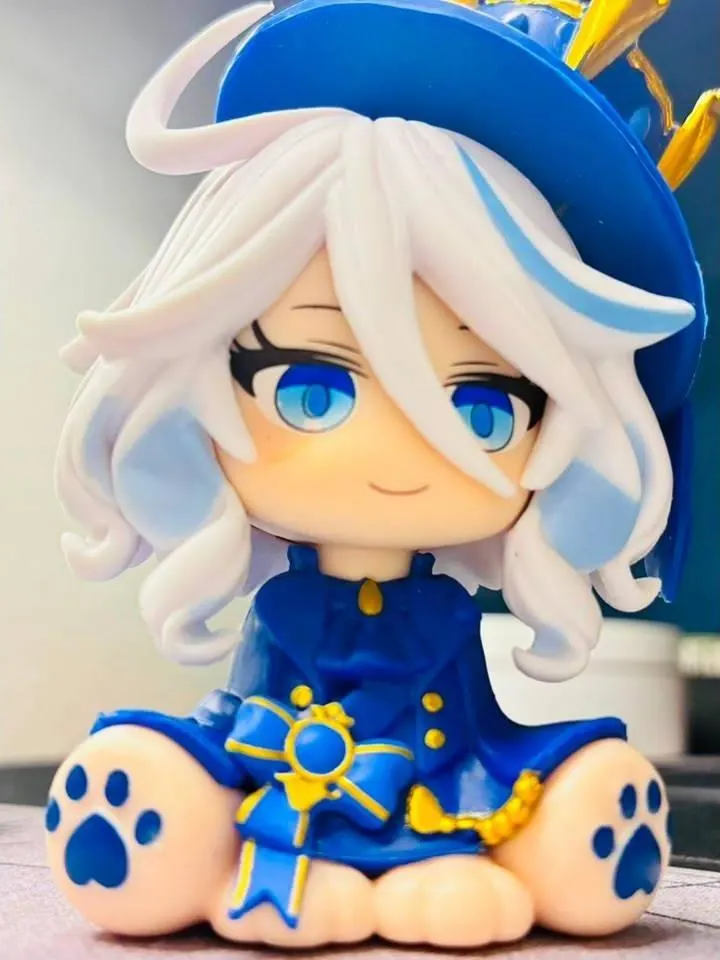 Action Figure Furina Genshin Impact Chibi 8cm | Q Version - Boneca Sentada Fofa - Figure do Jogo PVC Colecionável